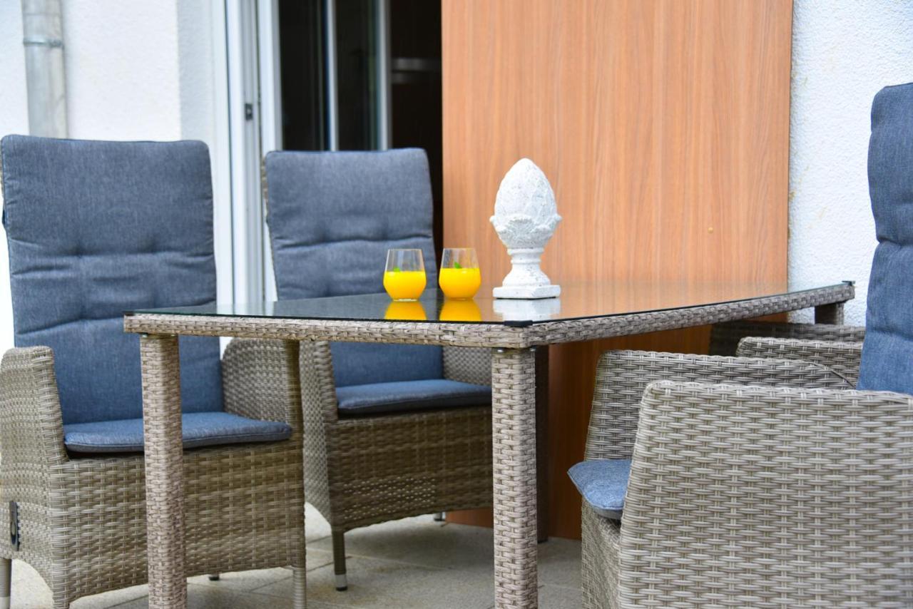 Appartement Antike & Modern Deluxe 2 Mit Terrasse à Leipheim Extérieur photo